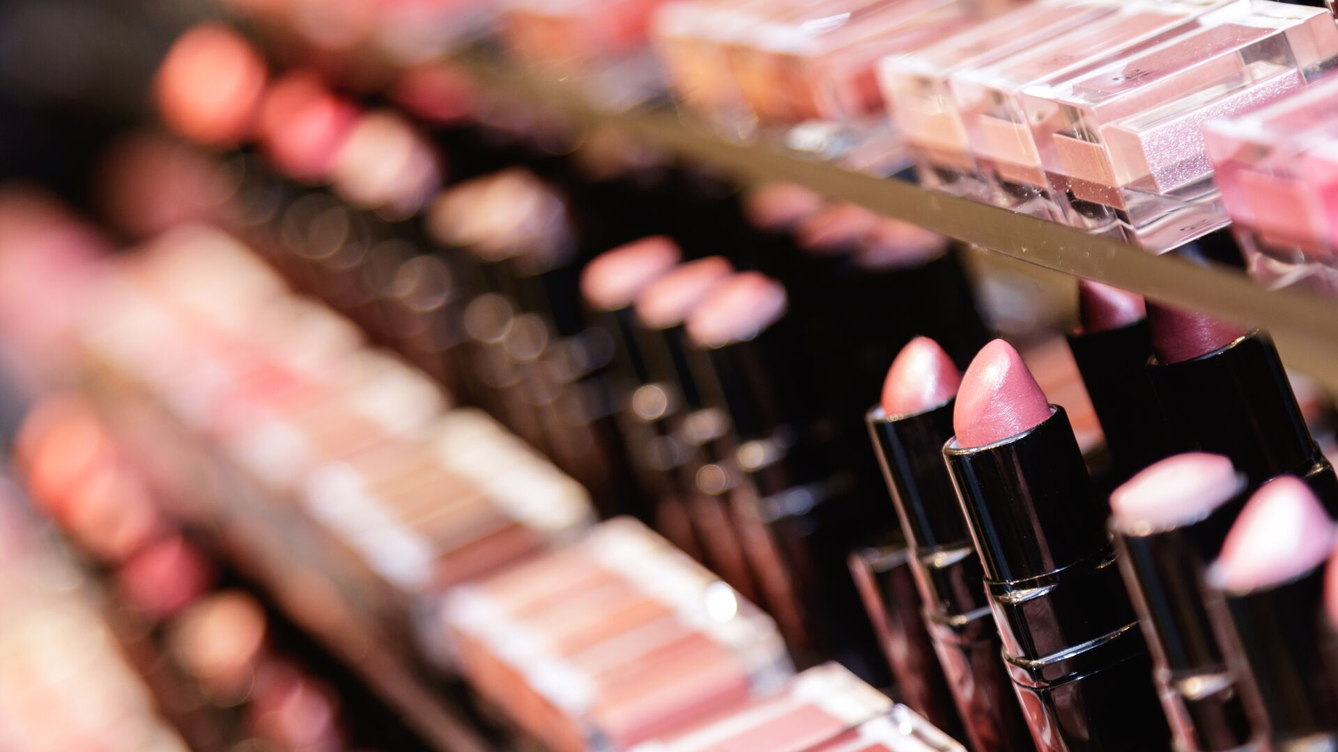 Rows of makeup and lipsticks